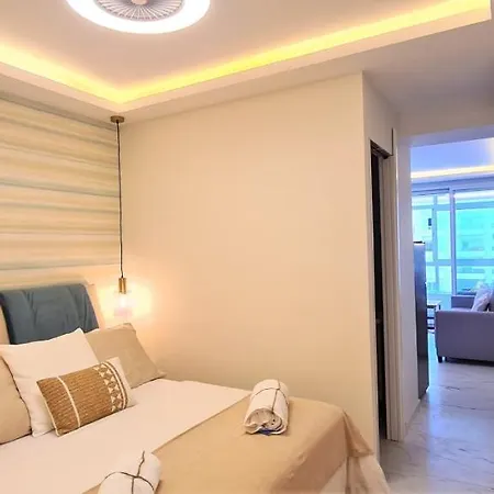Linea De Playa Apartment Estepona